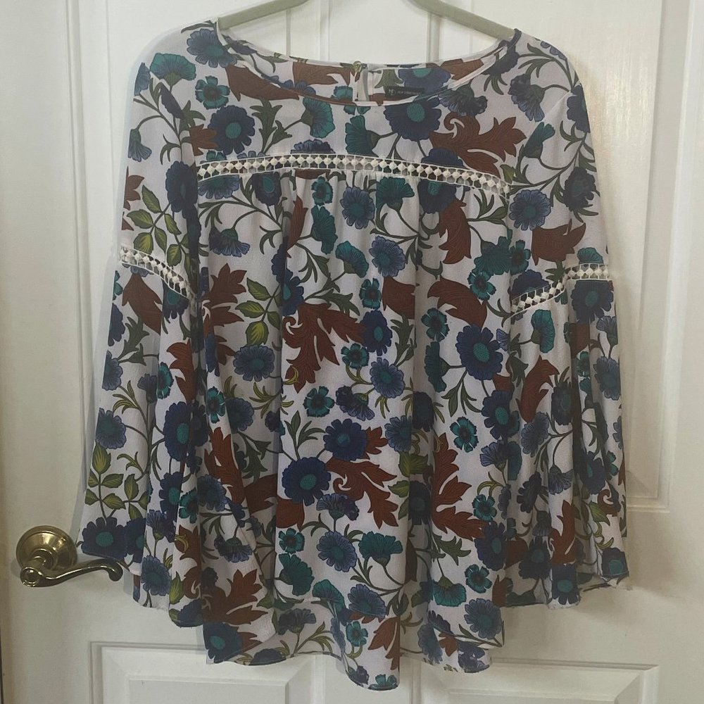 New Directions Floral Bell Sleeve Peasant Top